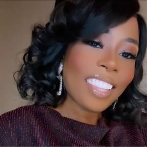 Meet your Posher, Iesha